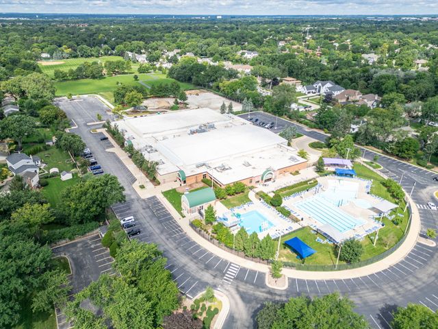 1939 Clover Road, Northbrook, IL 60062