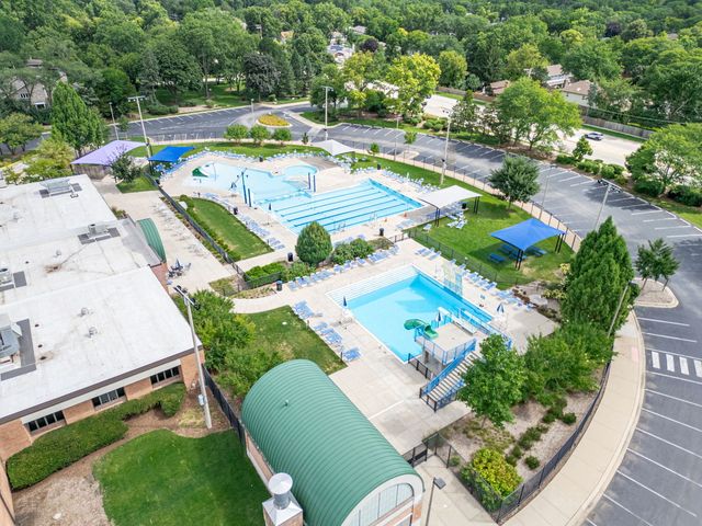 1939 Clover Road, Northbrook, IL 60062