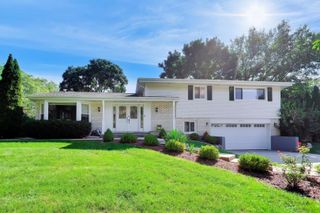 1939 Clover Road, Northbrook, IL 60062