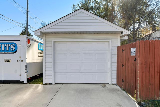 570 Wiltshire Road, Columbus, OH 43204