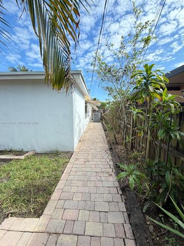 2104 N 14th Court, Hollywood, FL 33020