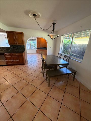 2104 N 14th Court, Hollywood, FL 33020