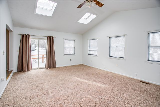 207 Valiant Drive, Henrietta, NY 14623