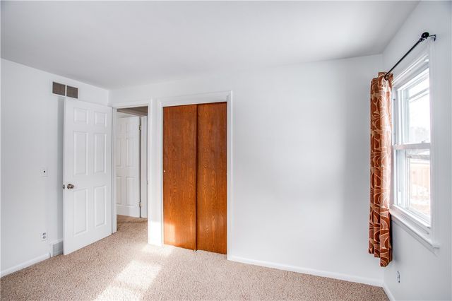 207 Valiant Drive, Henrietta, NY 14623