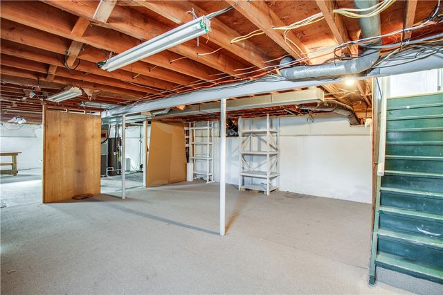 207 Valiant Drive, Henrietta, NY 14623