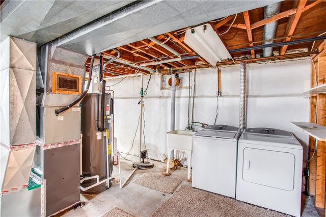 207 Valiant Drive, Henrietta, NY 14623