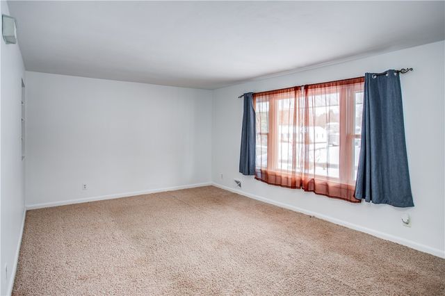 207 Valiant Drive, Henrietta, NY 14623