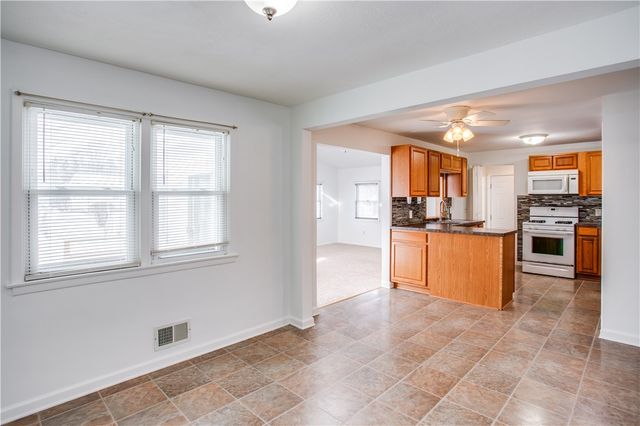 207 Valiant Drive, Henrietta, NY 14623