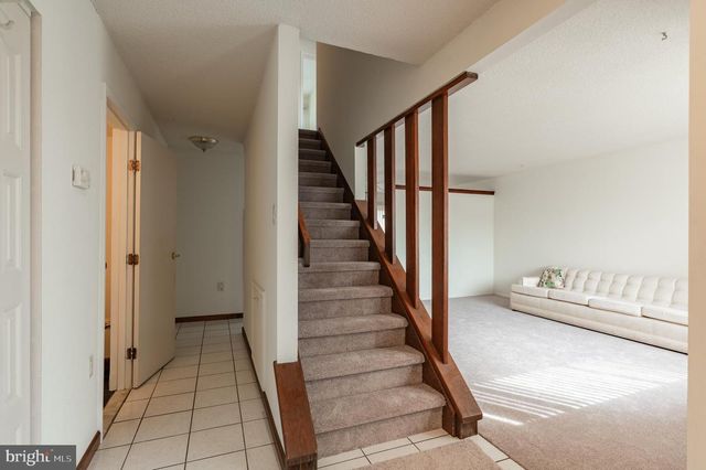 104 REVERE DR, Harleysville, PA 19438