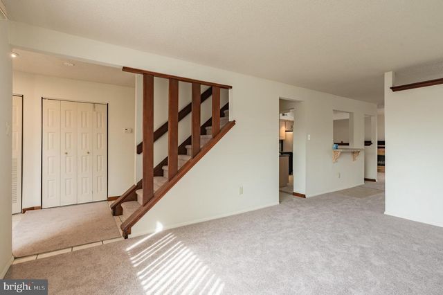 104 REVERE DR, Harleysville, PA 19438