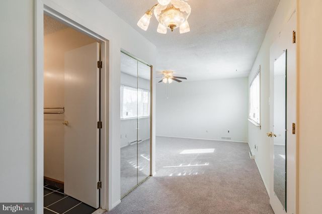 104 REVERE DR, Harleysville, PA 19438