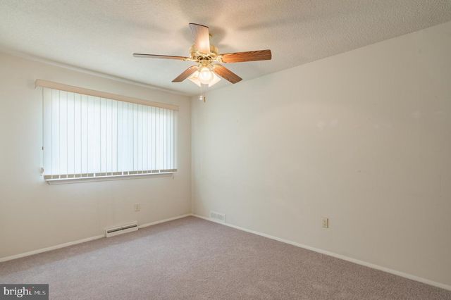 104 REVERE DR, Harleysville, PA 19438