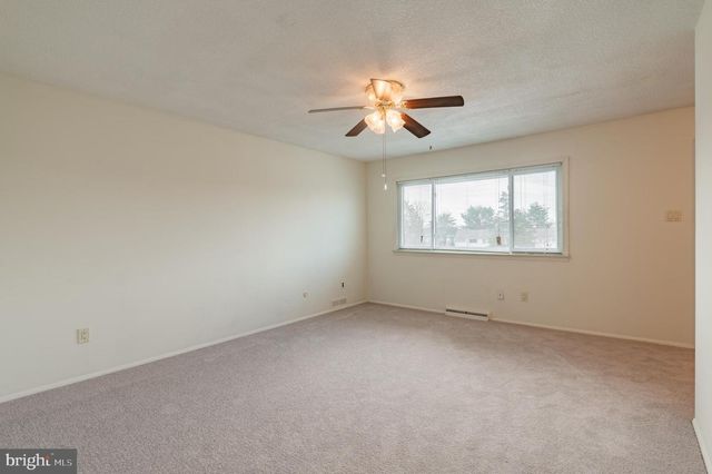 104 REVERE DR, Harleysville, PA 19438