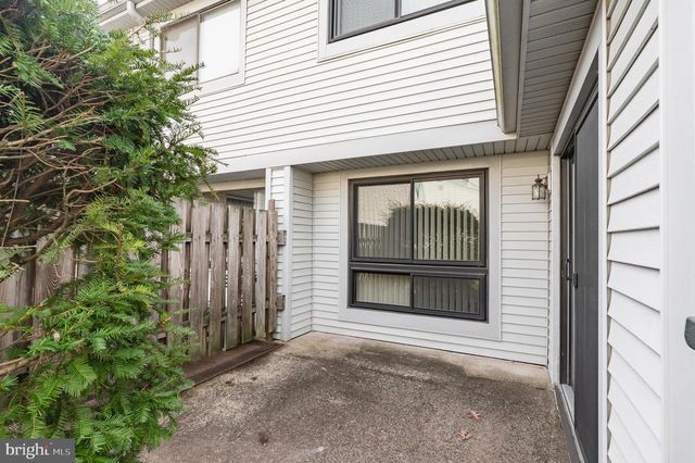 104 REVERE DR, Harleysville, PA 19438