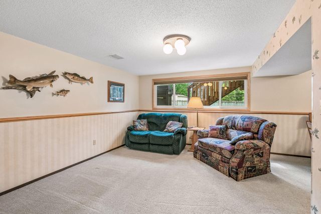6281 Cavell Avenue N, Brooklyn Park, MN 55428