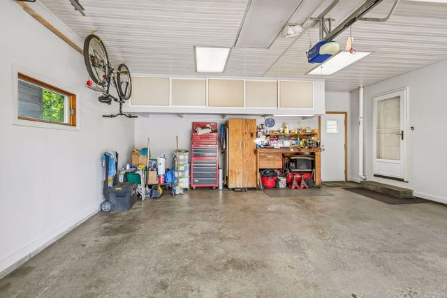 6281 Cavell Avenue N, Brooklyn Park, MN 55428