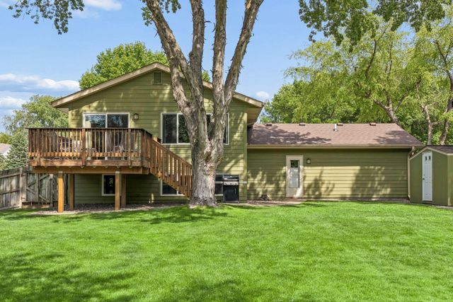 6281 Cavell Avenue N, Brooklyn Park, MN 55428