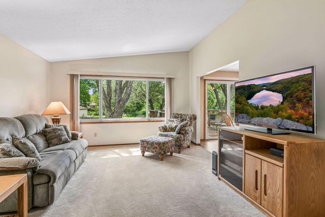 6281 Cavell Avenue N, Brooklyn Park, MN 55428
