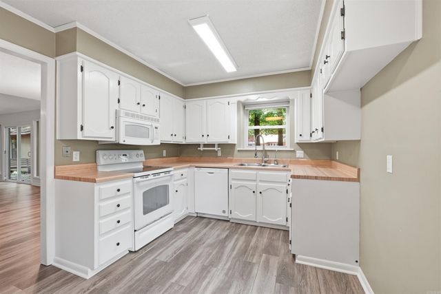 17 Fernwood Drive, Conway, AR 72034