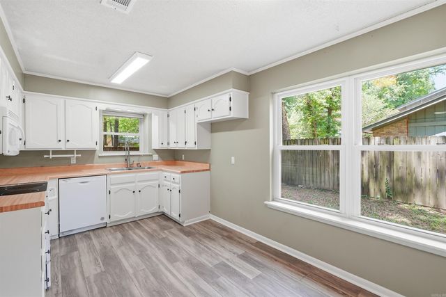 17 Fernwood Drive, Conway, AR 72034