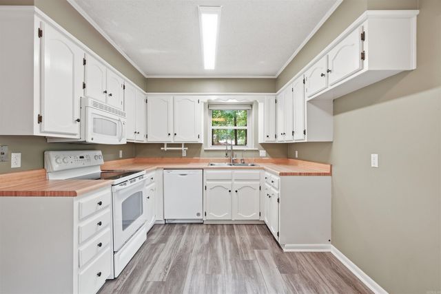 17 Fernwood Drive, Conway, AR 72034