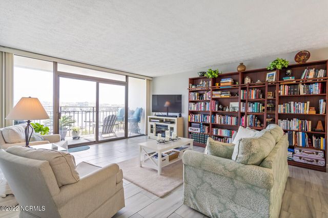 1080 Saint Joseph Street Apt 2b, Carolina Beach, NC 28428