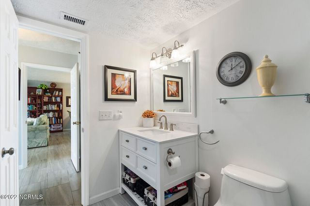 1080 Saint Joseph Street Apt 2b, Carolina Beach, NC 28428