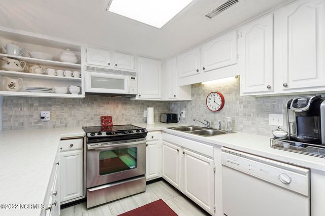 1080 Saint Joseph Street Apt 2b, Carolina Beach, NC 28428