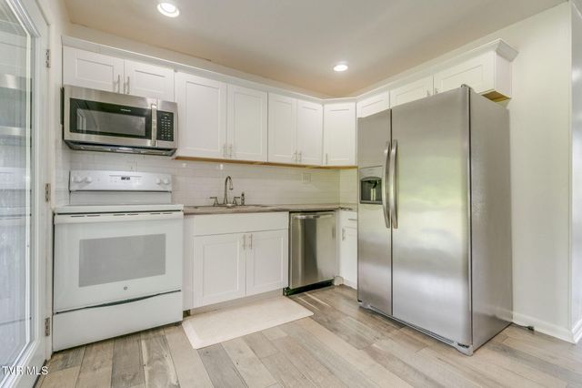 660 Way Cross Road, Church Hill, TN 37642