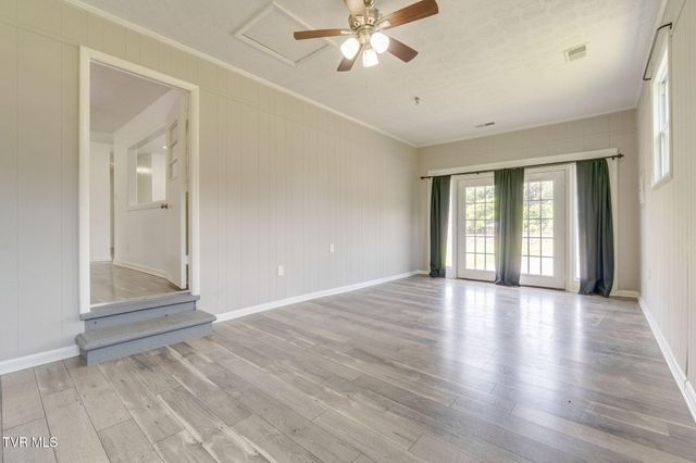 660 Way Cross Road, Church Hill, TN 37642