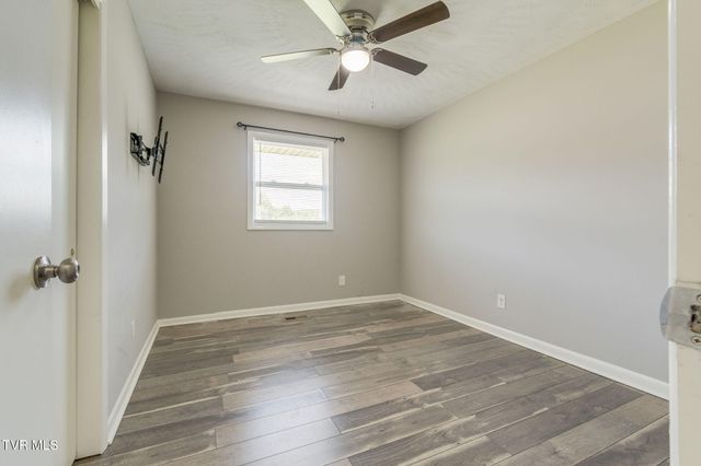 660 Way Cross Road, Church Hill, TN 37642