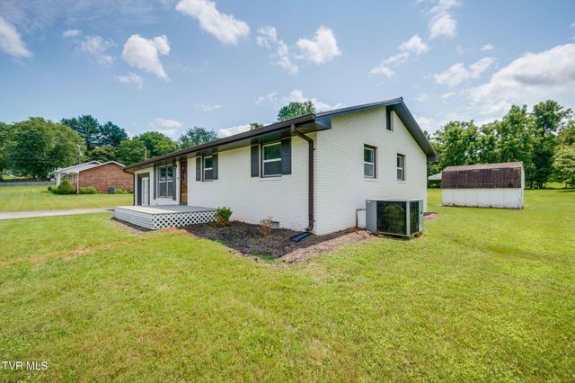 660 Way Cross Road, Church Hill, TN 37642