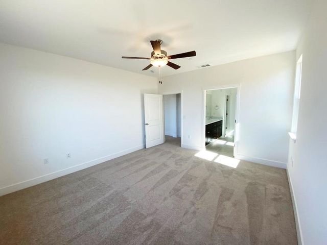 1269 Gypsum Drive 2-18, Los Banos, CA 93635