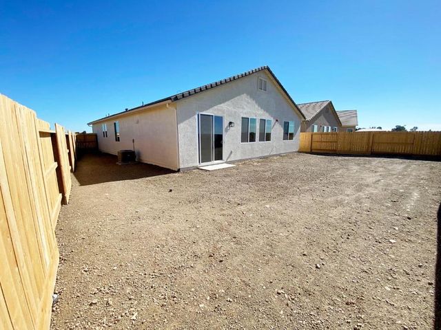 1269 Gypsum Drive 2-18, Los Banos, CA 93635