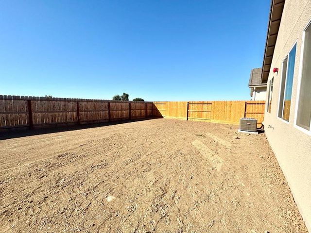 1269 Gypsum Drive 2-18, Los Banos, CA 93635