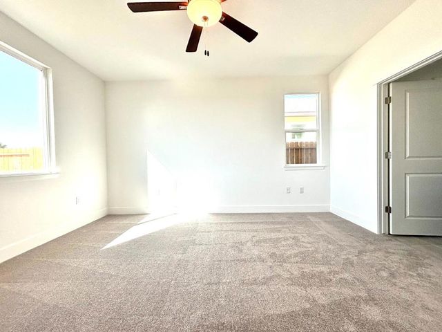 1269 Gypsum Drive 2-18, Los Banos, CA 93635