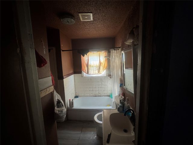 5933 Diaz Avenue, Fort Worth, TX 76107