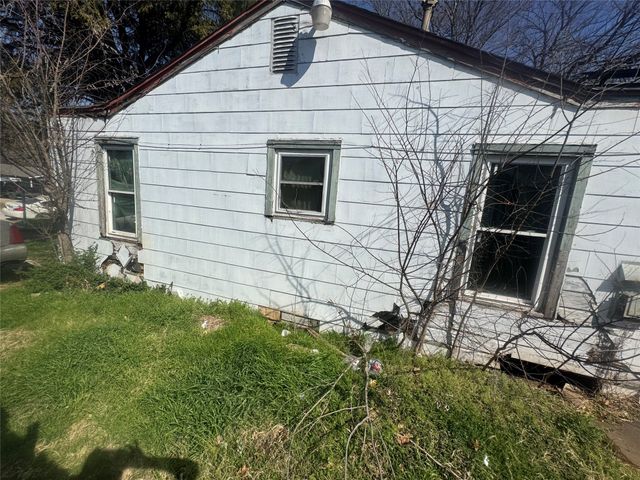 5933 Diaz Avenue, Fort Worth, TX 76107