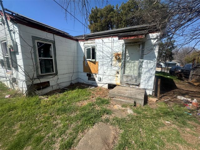5933 Diaz Avenue, Fort Worth, TX 76107