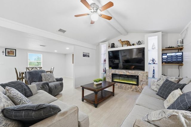 1114 Road 5601, Cleveland, TX 77327
