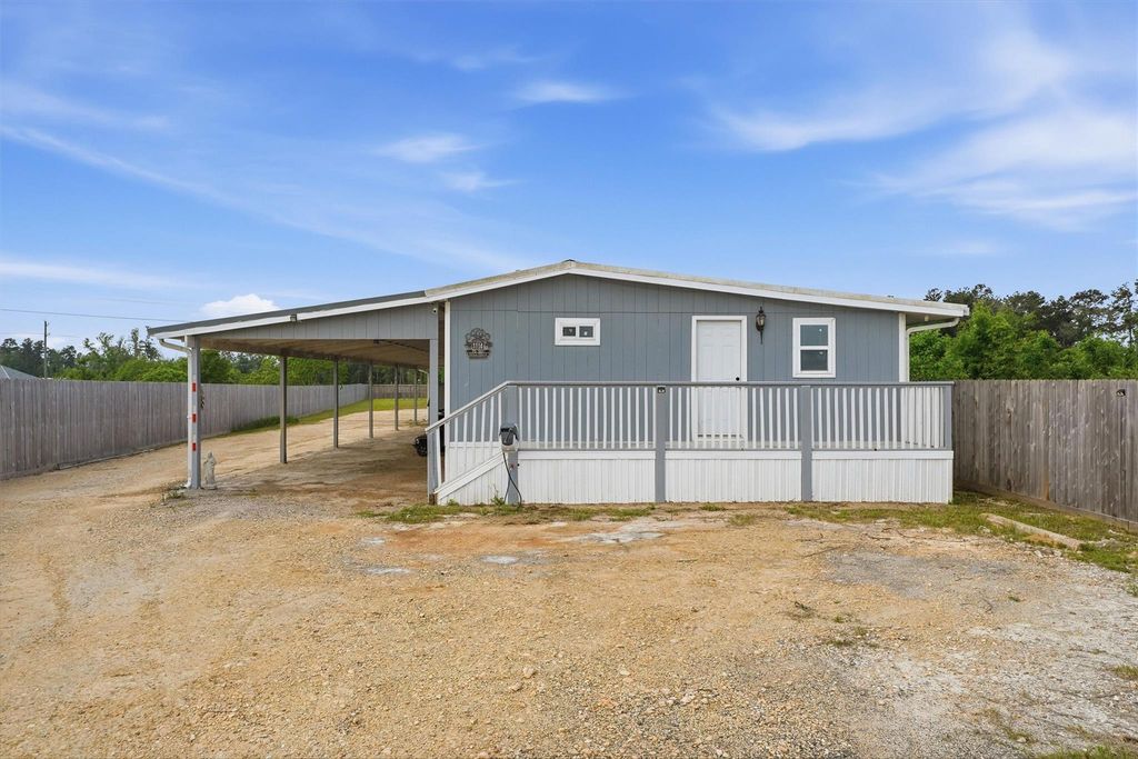 1114 Road 5601, Cleveland, TX 77327