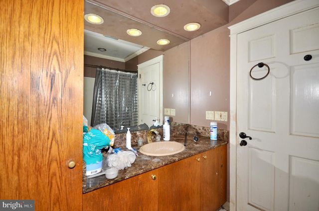 433 WALNUT AVE, Feasterville-trevose, PA 19053