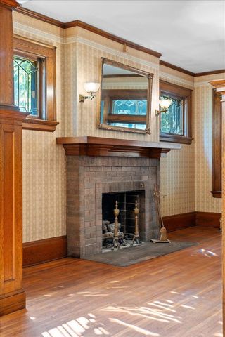 887 Ashland Avenue, Saint Paul, MN 55104