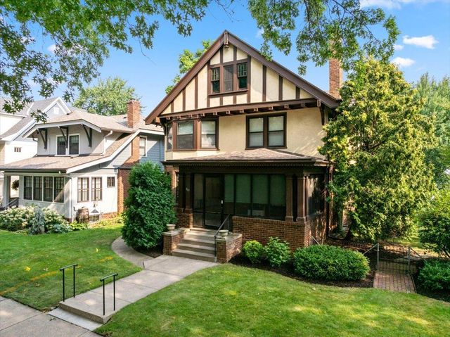 887 Ashland Avenue, Saint Paul, MN 55104