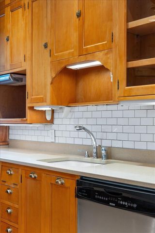 887 Ashland Avenue, Saint Paul, MN 55104