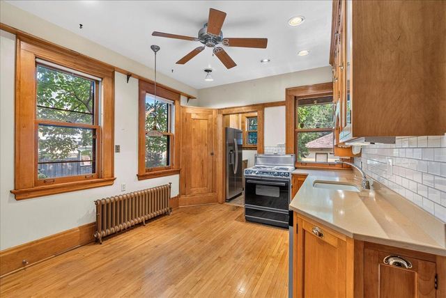887 Ashland Avenue, Saint Paul, MN 55104