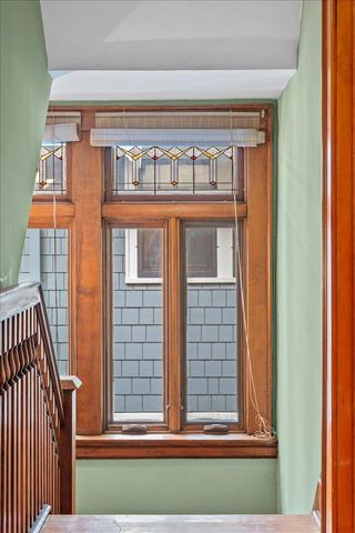 887 Ashland Avenue, Saint Paul, MN 55104