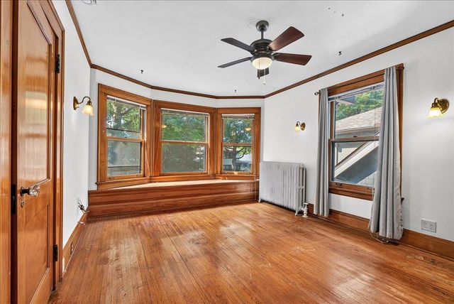 887 Ashland Avenue, Saint Paul, MN 55104