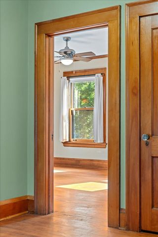 887 Ashland Avenue, Saint Paul, MN 55104