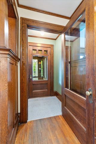 887 Ashland Avenue, Saint Paul, MN 55104